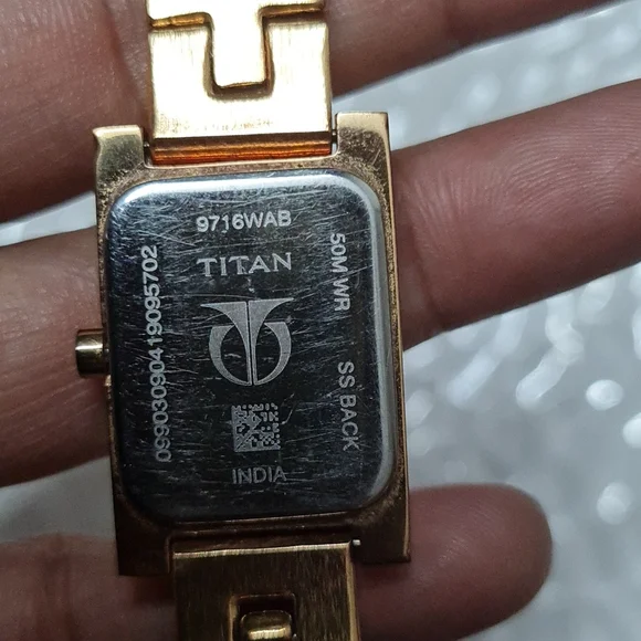 Titan watch. - Picture 3 of 9